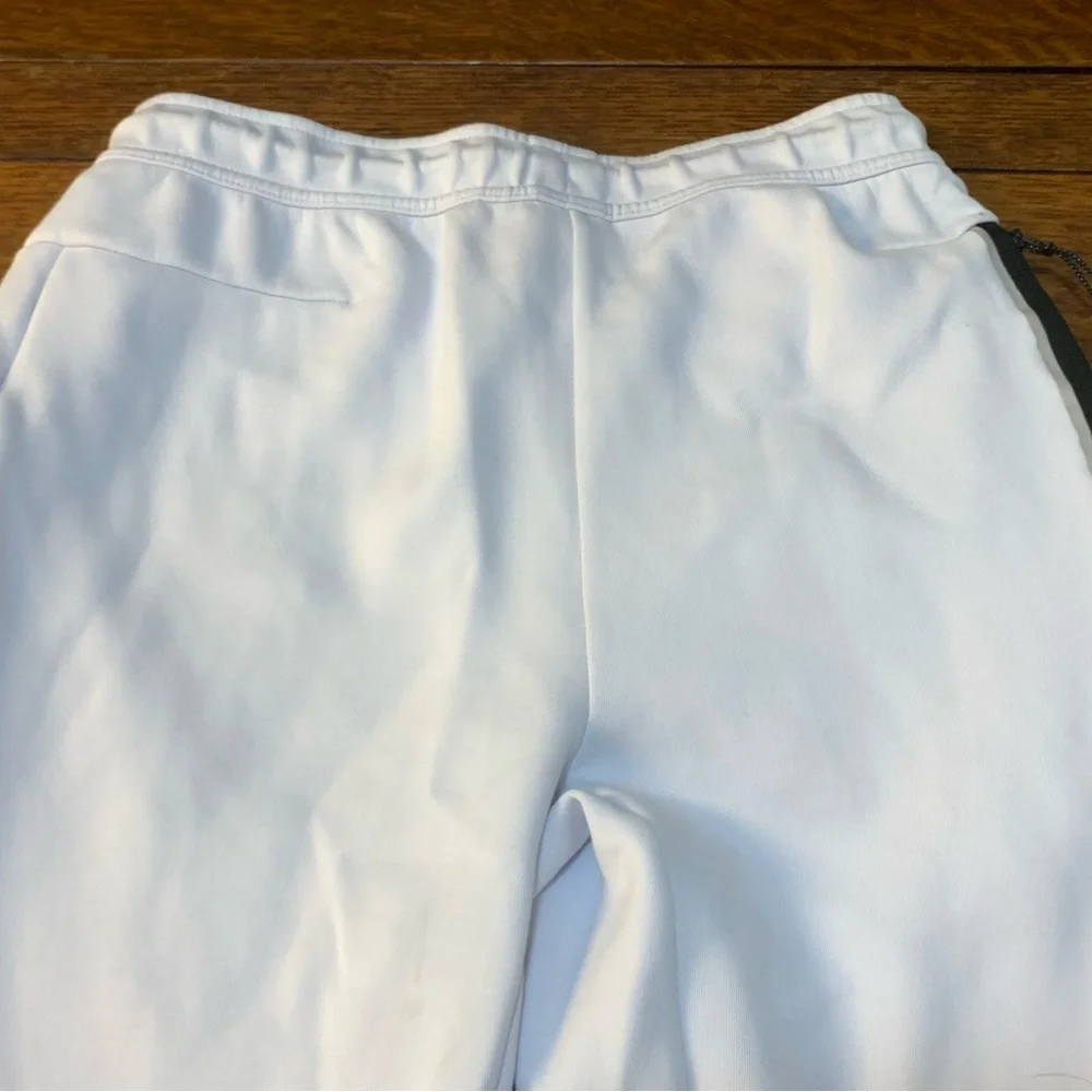 Nike Sportswear Tech Fleece Joggers - Picture 7 of 13